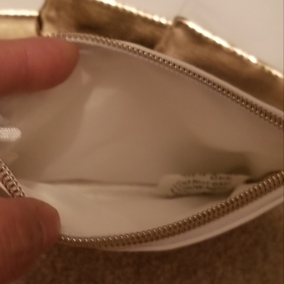 *FREE* Marcelle Mini Makeup Bag - Picture 3 of 3